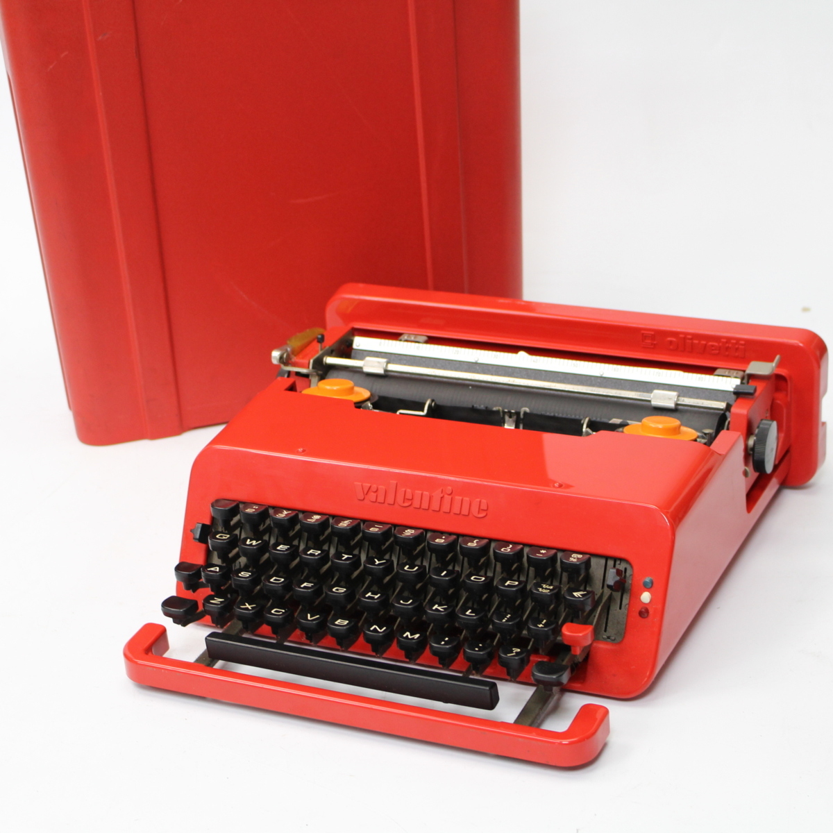 Olivetti オリベッティ Valentine バレンタイン タイプライター 赤バケツ ケース付 スペイン製