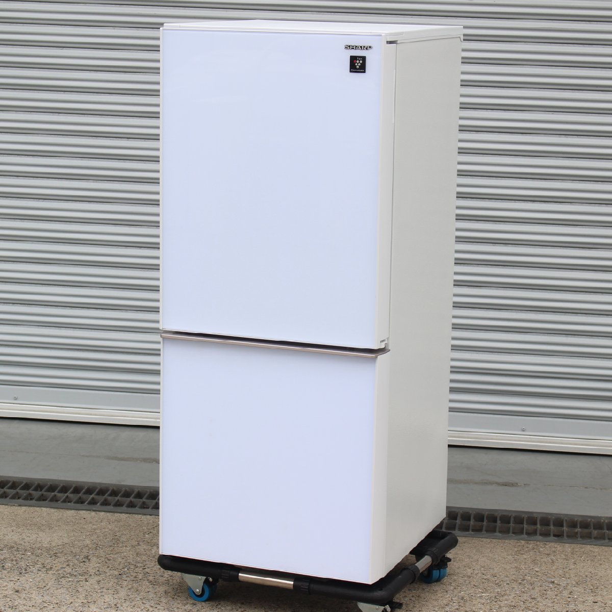 横浜市中区にて シャープ 冷凍冷蔵庫 SJ-GD14E-W 2019年製 を出張買取させて頂きました。