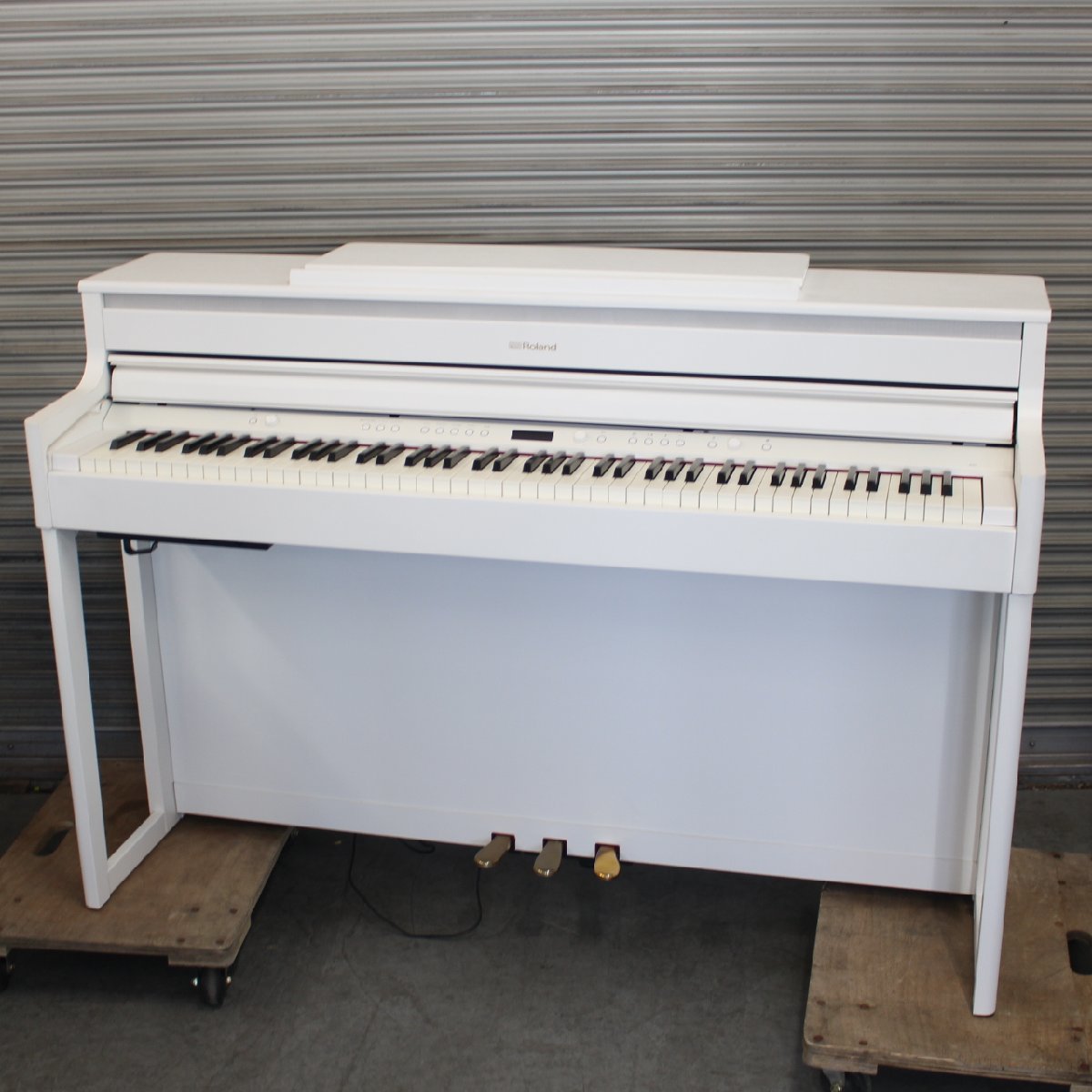 東京都世田谷区にて ローランド 電子ピアノ HP704 2019年製 を出張買取させて頂きました。