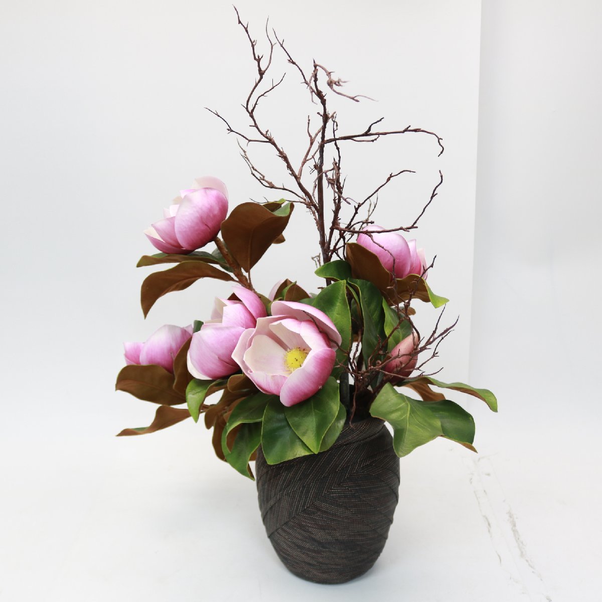 東京都文京区にて エミリオ・ロバ 造花 ドライフラワー モクレン 春色 アレンジメント  を出張買取させて頂きました。