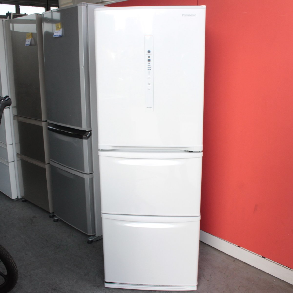 横浜市保土ヶ谷区にて パナソニック 冷凍冷蔵庫 NR-C341C-W 2020年製 を出張買取させて頂きました。