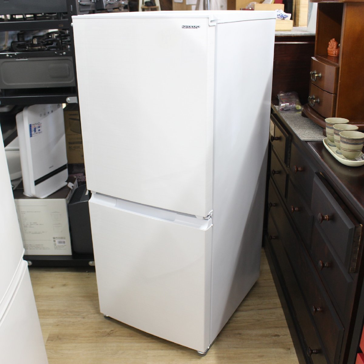 東京都大田区にて シャープ 冷蔵庫 SJ-D15G-W 2021年製 を出張買取させて頂きました。