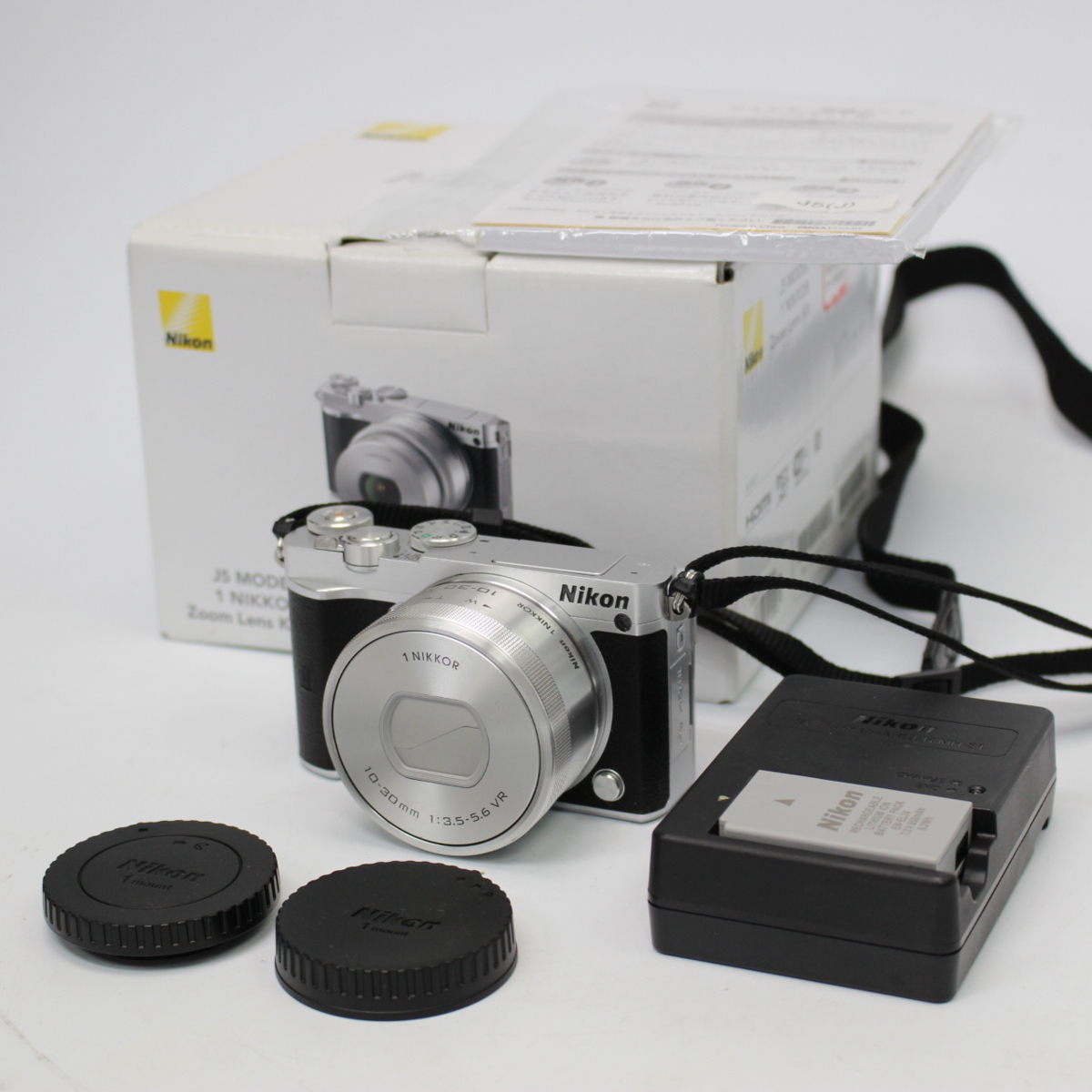 ニコン 1 J5 ミラーレスカメラ レンズセット 1NIKKOR 10-30mm 1:3.5-5.6 VR 箱付き ニコン デジカメ ミラレス一眼