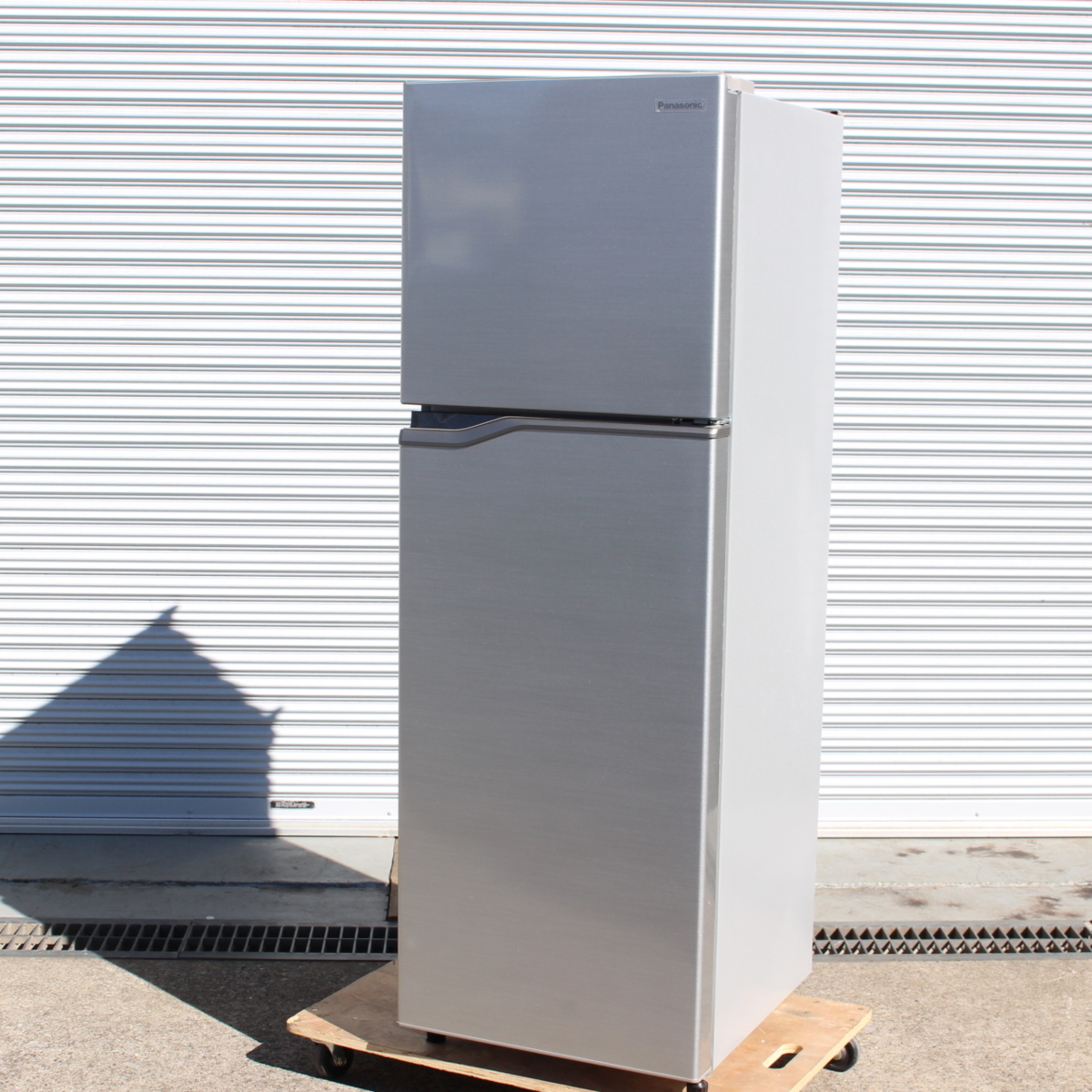 パナソニック ノンフロン冷凍冷蔵庫 NR-B250T シャイニーシルバー 248L 2ドア 2019年製