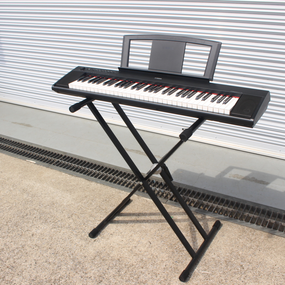 ヤマハ NP-11 piaggero ピアジェーロ 電子ピアノ 61鍵盤搭載 スタンド付き