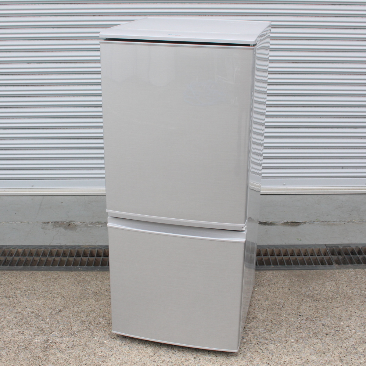 シャープ SJ-D14C ノンフロン冷凍冷蔵庫 2ドア 18年製 プラズマクラスター 137L