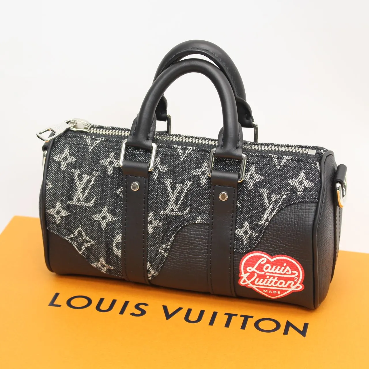 東京都世田谷区にて ルイ・ヴィトン  Louis Vuitton NIGO キーポル XS ドリップ 2WAY ショルダーバッグ M81010  を出張買取させて頂きました。