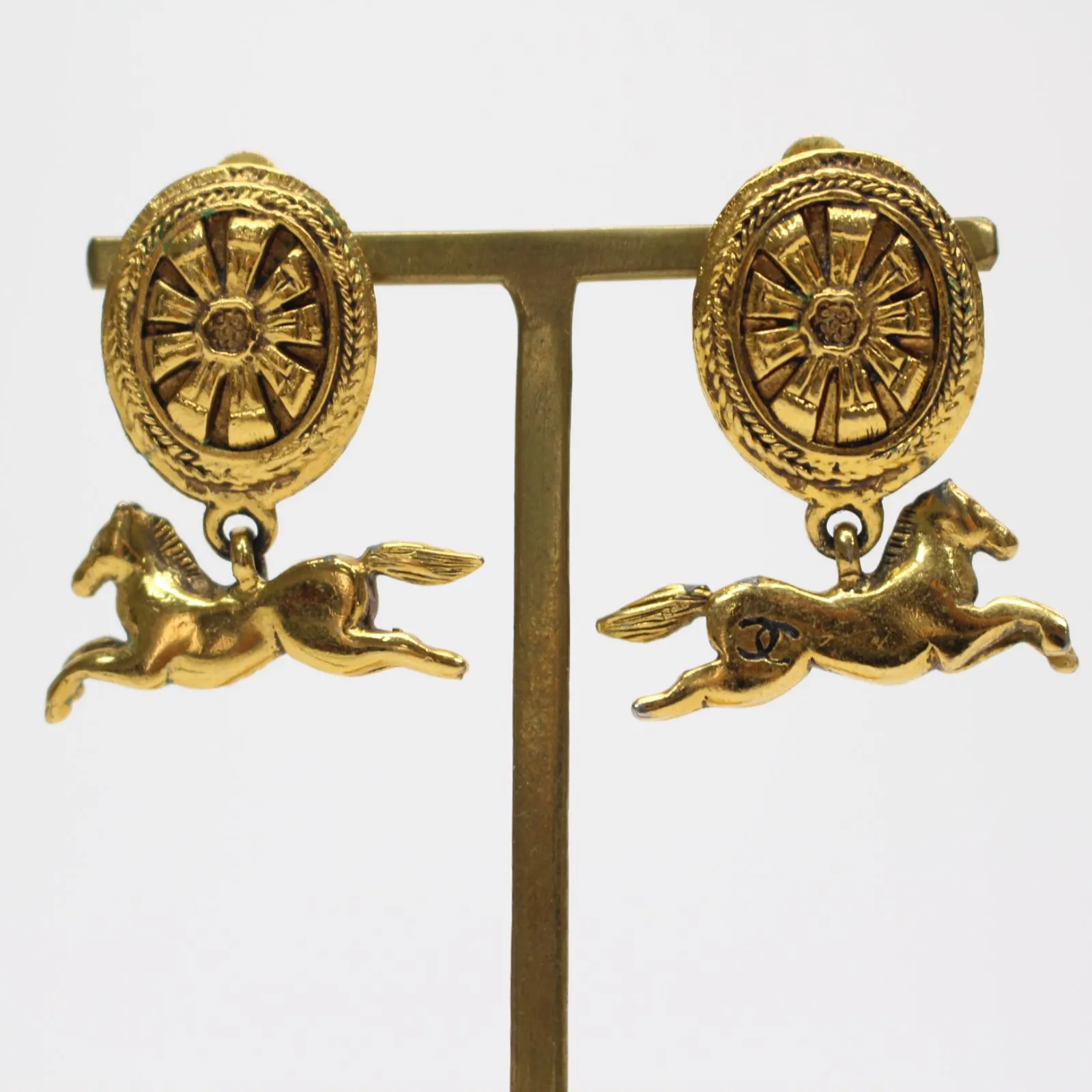 神奈川県相模原市にて シャネル ココマーク ホース イヤリング   を出張買取させて頂きました。