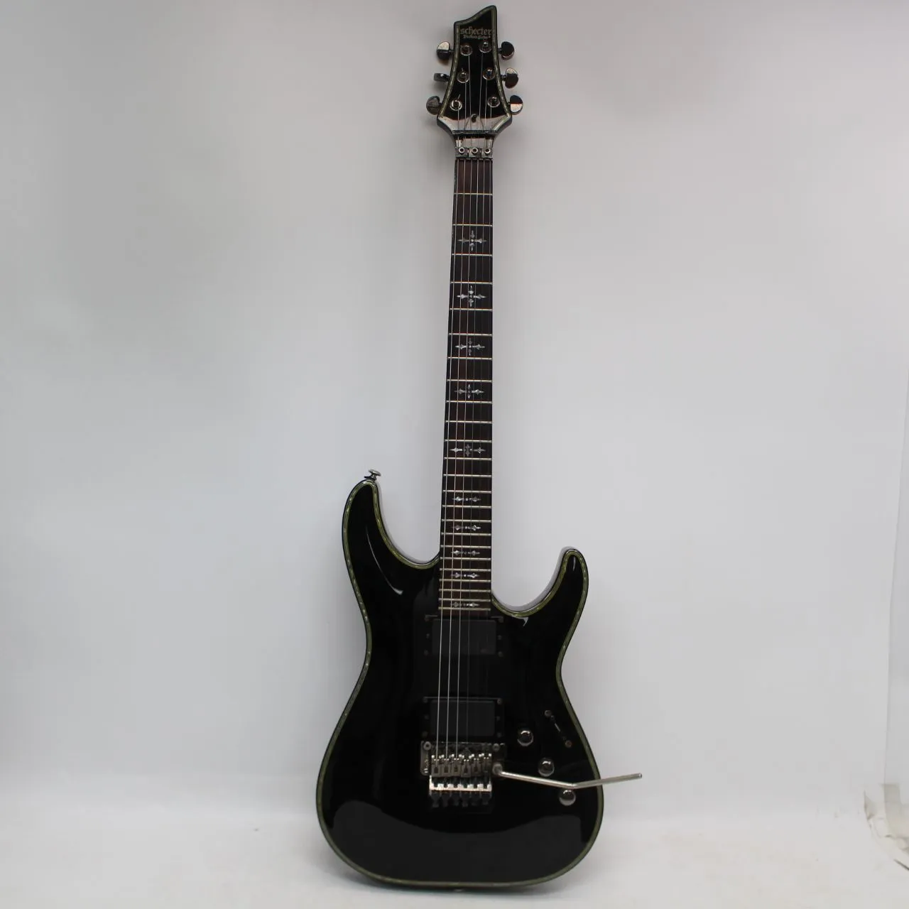 神奈川県川崎市多摩区にて SCHECTER（シェクター） Hellraiser　エレキギター C-1 FR（AD-C-1-FR-HR）  を出張買取させて頂きました。