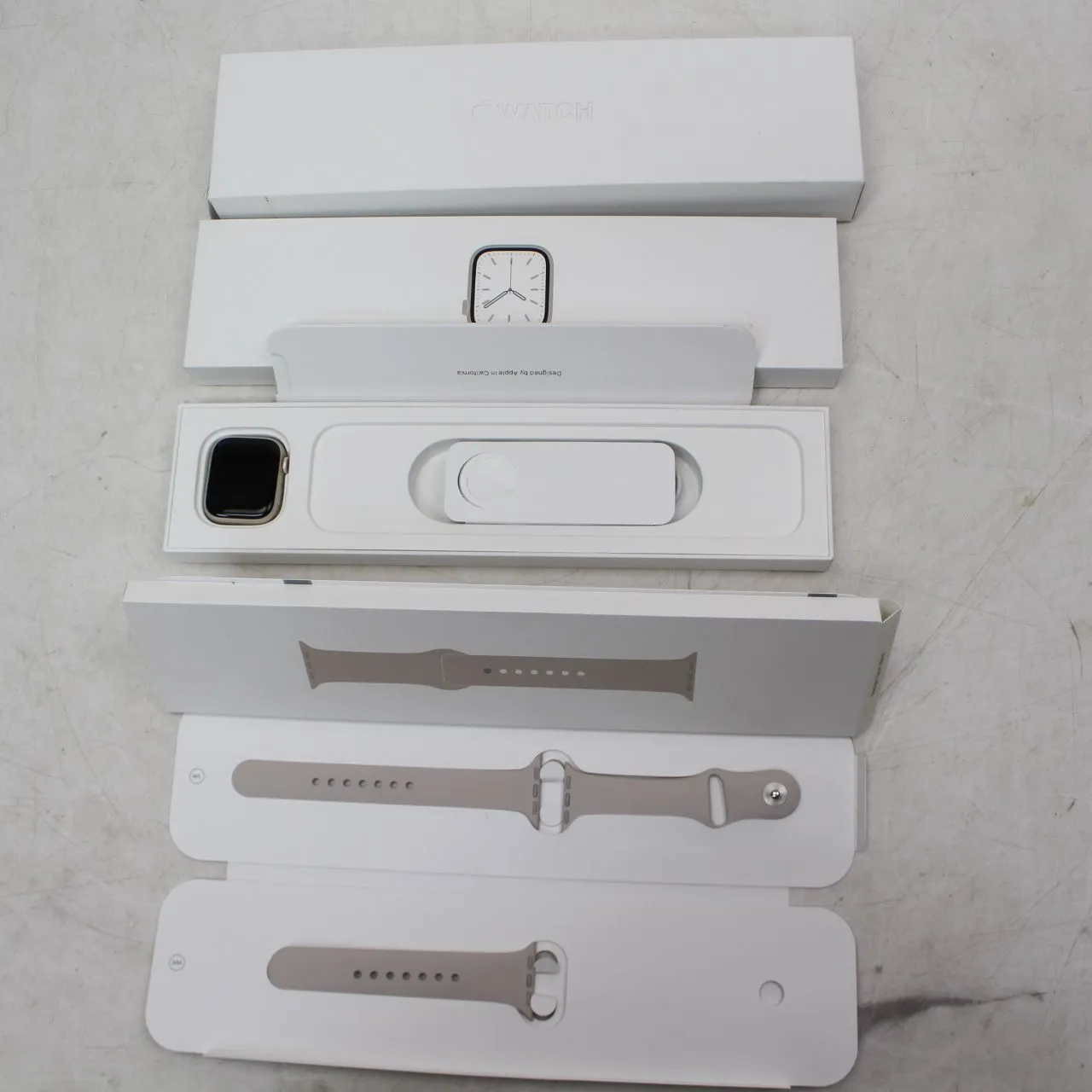 東京都武蔵野市にて Apple Apple Watch Series 7 MKMY3J/A  を出張買取させて頂きました。