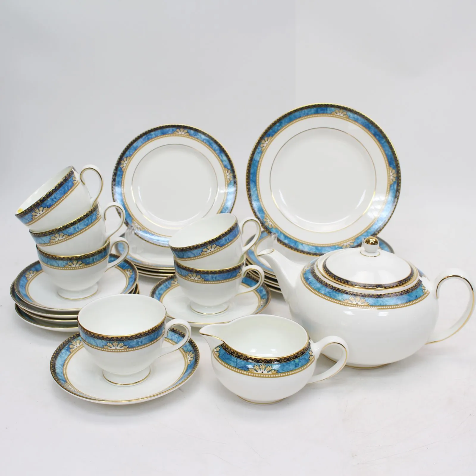 東京都豊島区にて ウェッジウッド 食器セット カーゾン (Curzon)  を出張買取させて頂きました。