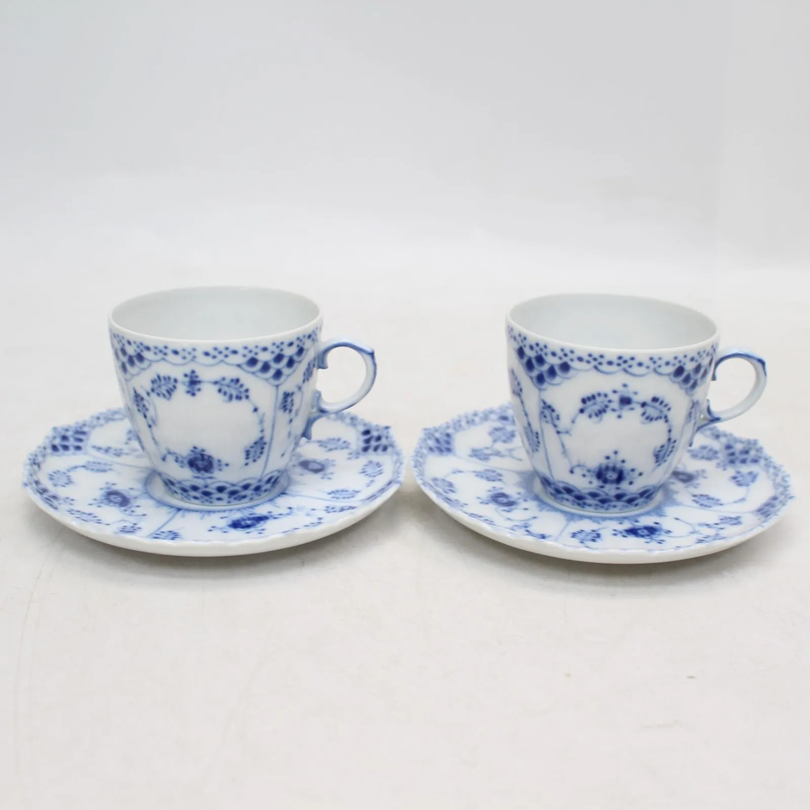東京都墨田区にて ロイヤルコペンハーゲン カップ＆ソーサー 2客セット ブルーフルーテッド フルレース  を出張買取させて頂きました。