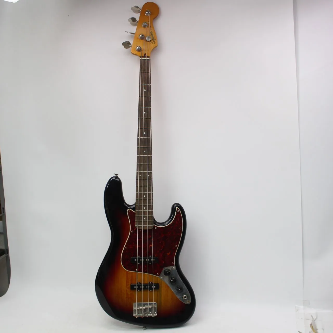 東京都中野区にて Squier by Fender ジャズベース Classic Vibe '60s 2022年製 を出張買取させて頂きました。