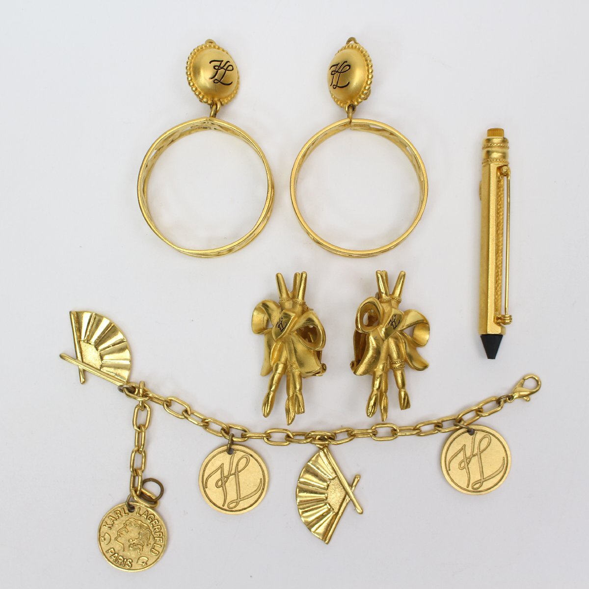 東京都町田市にて カールラガーフェルド イヤリング ブレスレット ブローチ 4点まとめ   を出張買取させて頂きました。