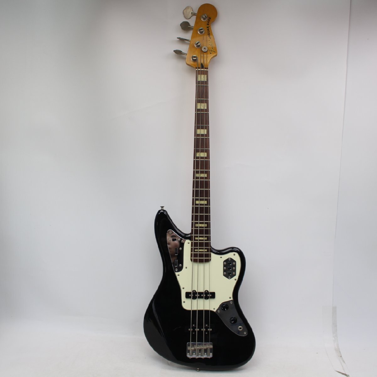 埼玉県三郷市にて フェンダー エレキベース ジャガーベース  を出張買取させて頂きました。