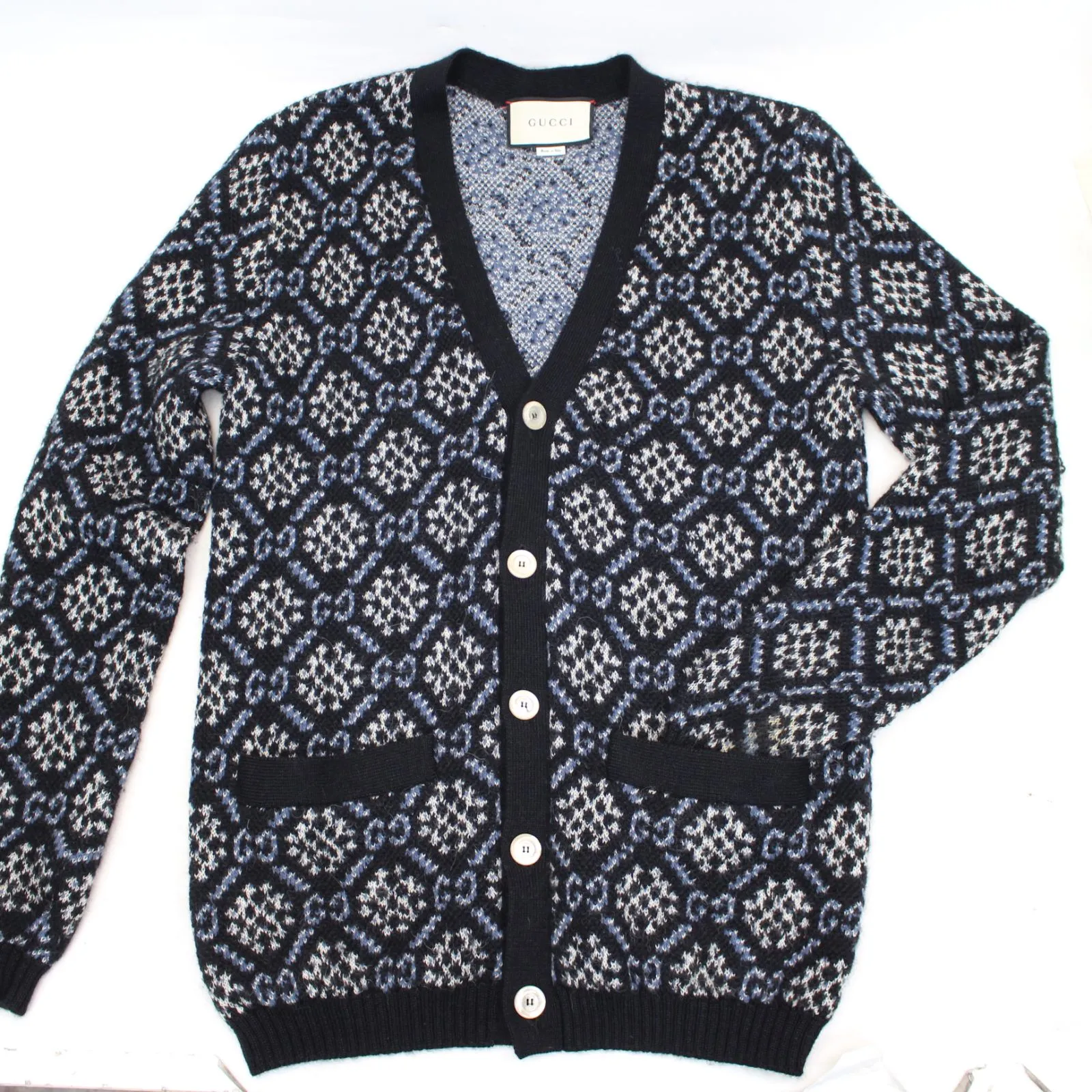 東京都府中市にて グッチ Vネック ニット カーディガン GG柄 アーガイル  を出張買取させて頂きました。