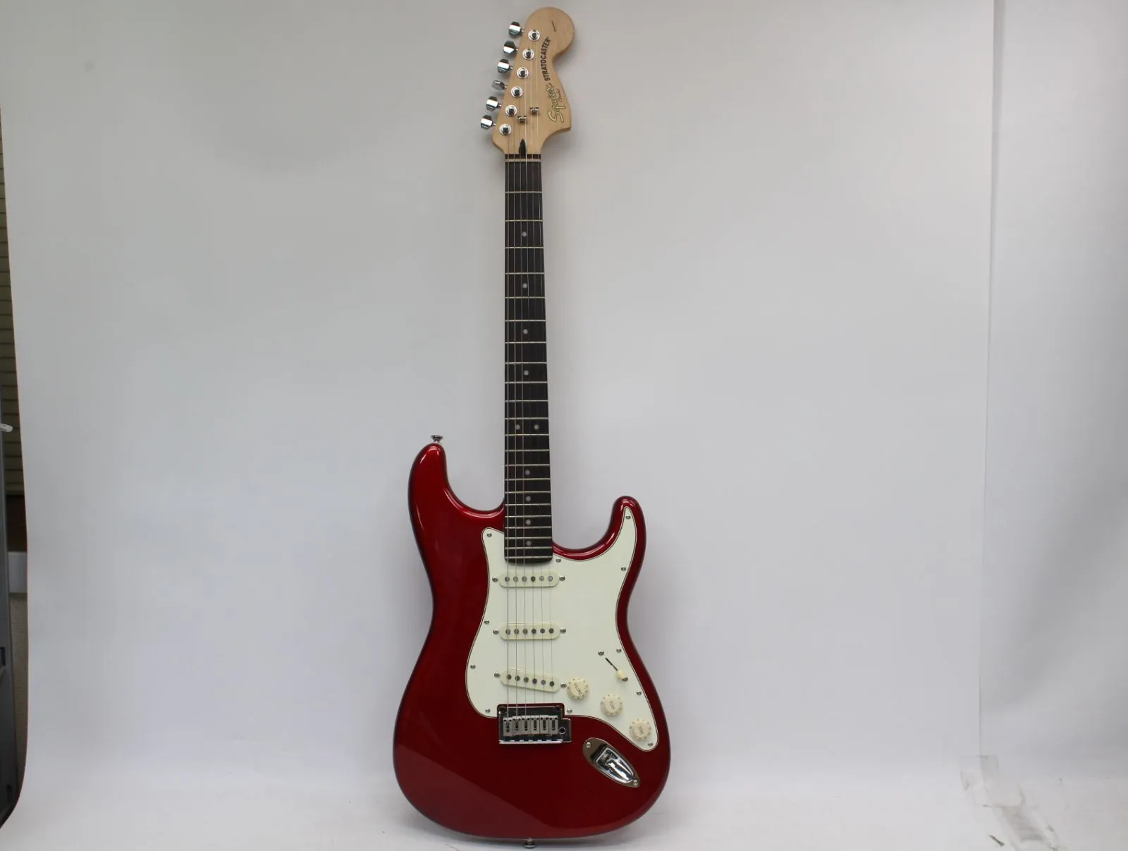 埼玉県羽生市にて Squier by Fender エレキギター スタンダード・ストラトキャスター 2011年製 を出張買取させて頂きました。