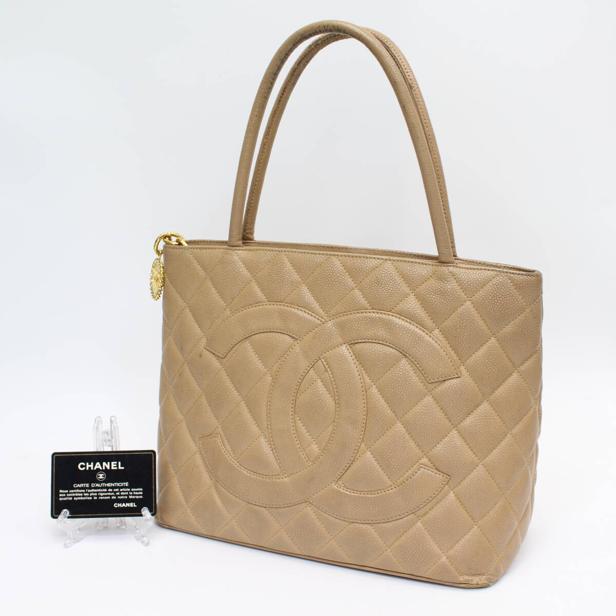 東京都板橋区にて シャネル 復刻トート マトラッセ   を出張買取させて頂きました。