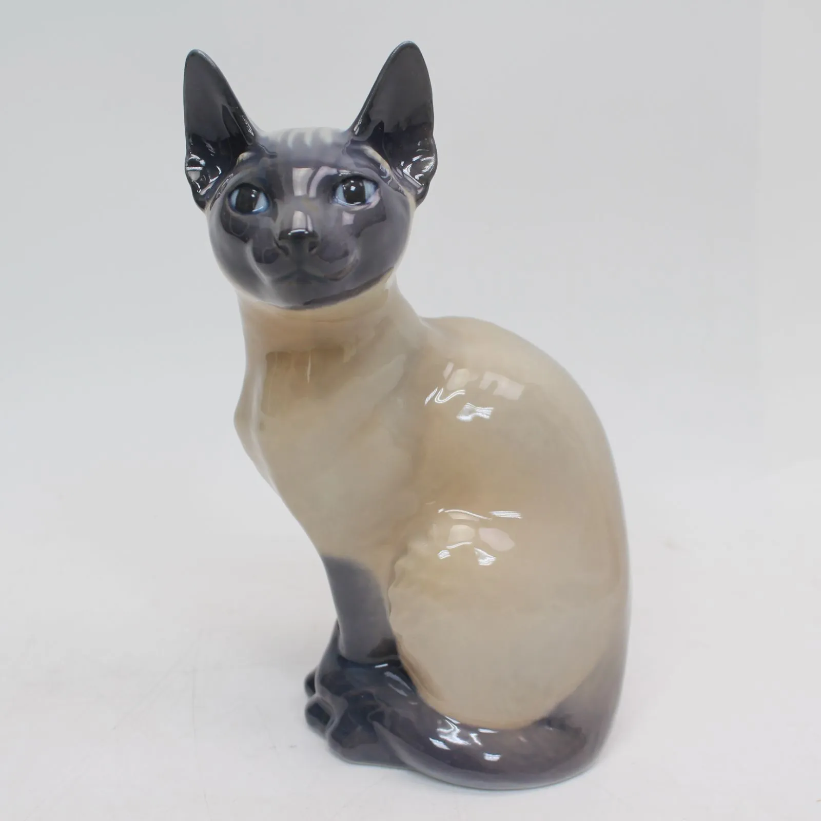 東京都品川区にて ロイヤルコペンハーゲン シャム猫のフィギュリン  1955年製  を出張買取させて頂きました。