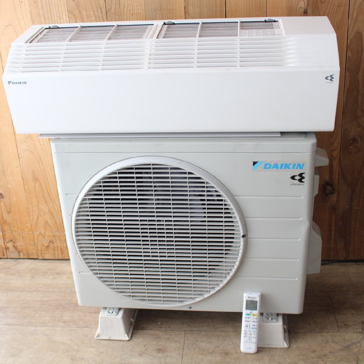 神奈川県川崎市高津区にて DAIKIN エアコン F25YTCXS-W 2021年製 を出張買取させて頂きました。