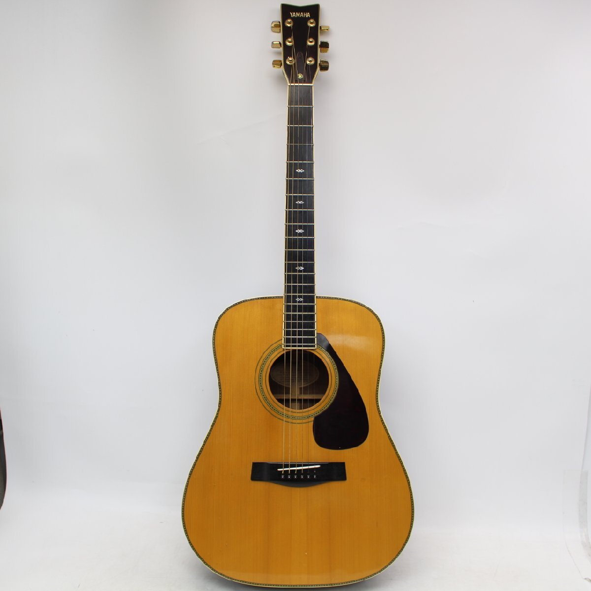 東京都品川区にて ヤマハ  アコースティックギター L-8  を出張買取させて頂きました。