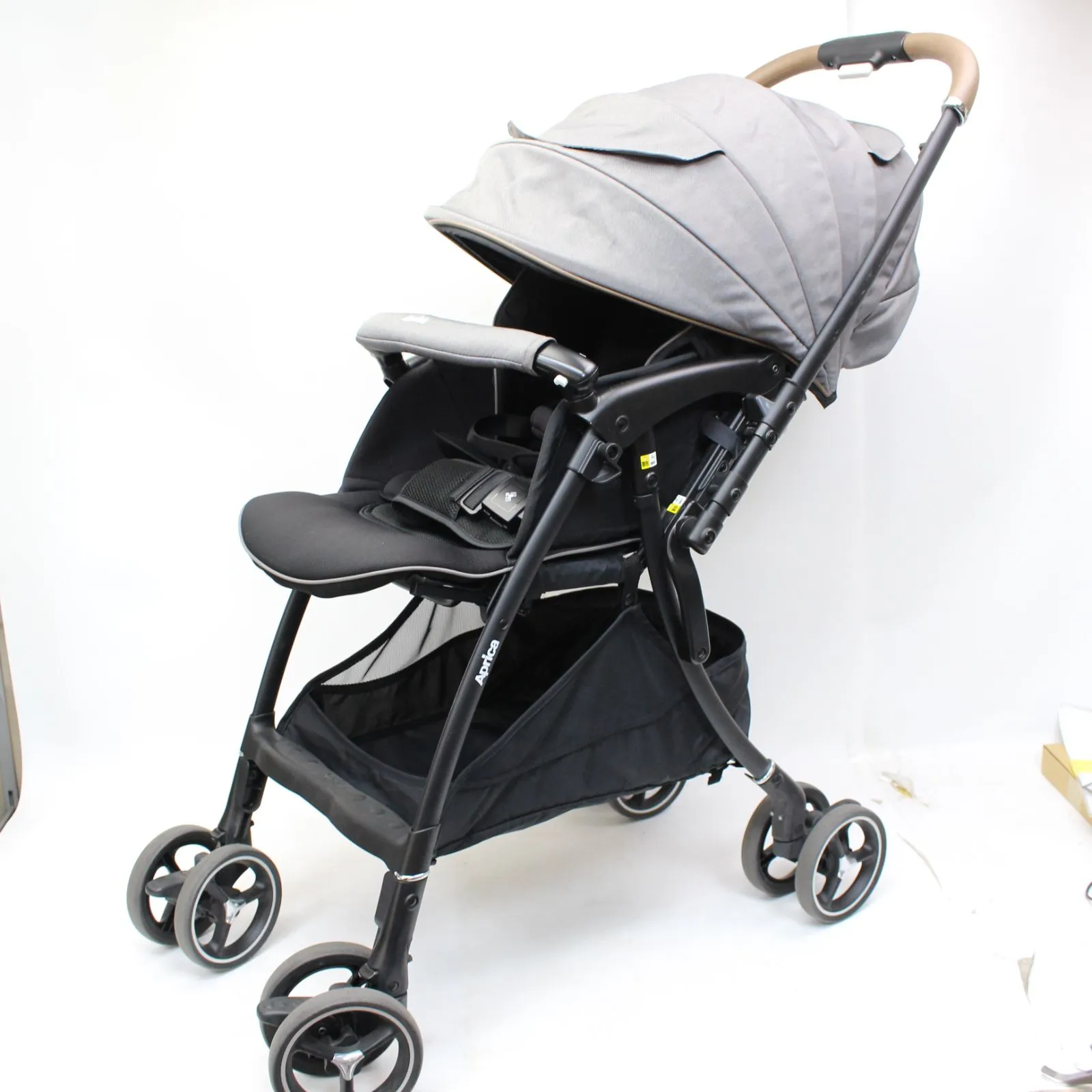 東京都町田市にて アップリカ A型ベビーカー ラクーナクッションフリー  を出張買取させて頂きました。