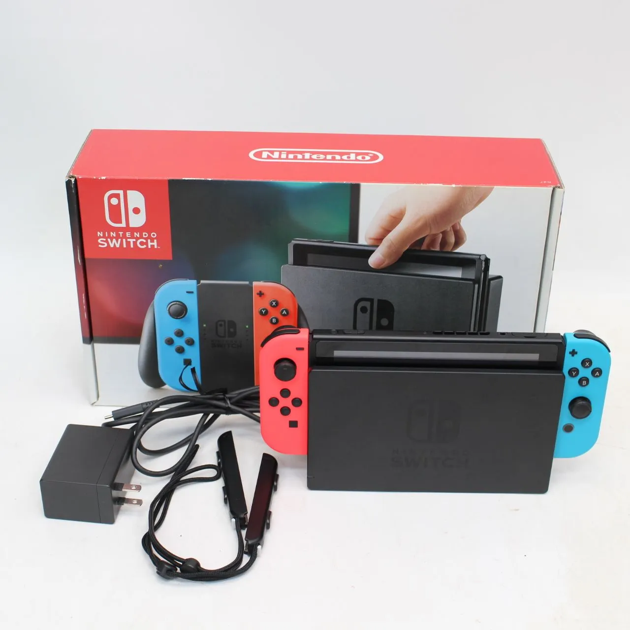 Nintendo Switch HAC-001 箱付属品あり Nintendo Switch 本体・外箱あり、付属品一部なし［HAC-001