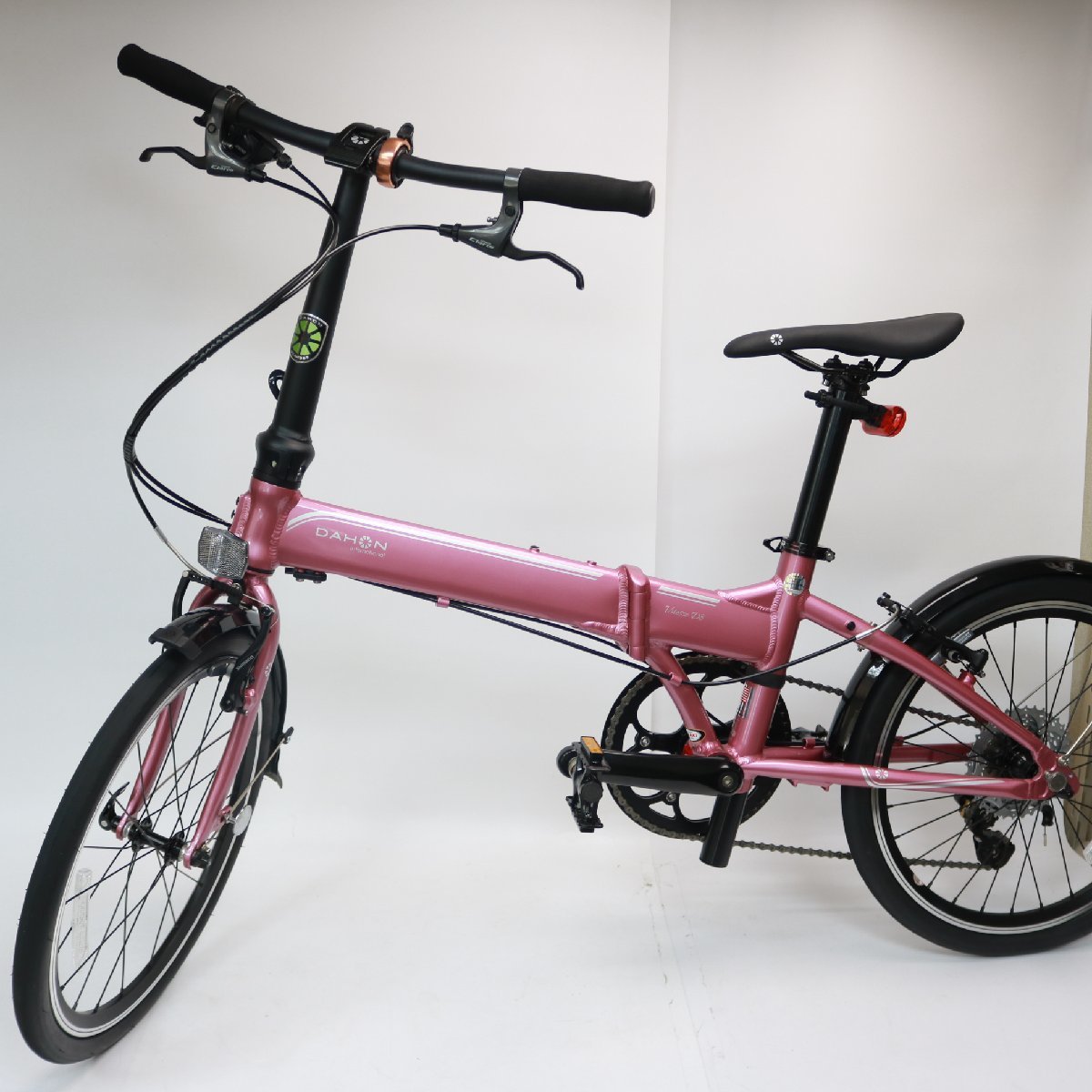 東京都新宿区にて DAHON 折り畳み自転車 Vitesse D8  を出張買取させて頂きました。