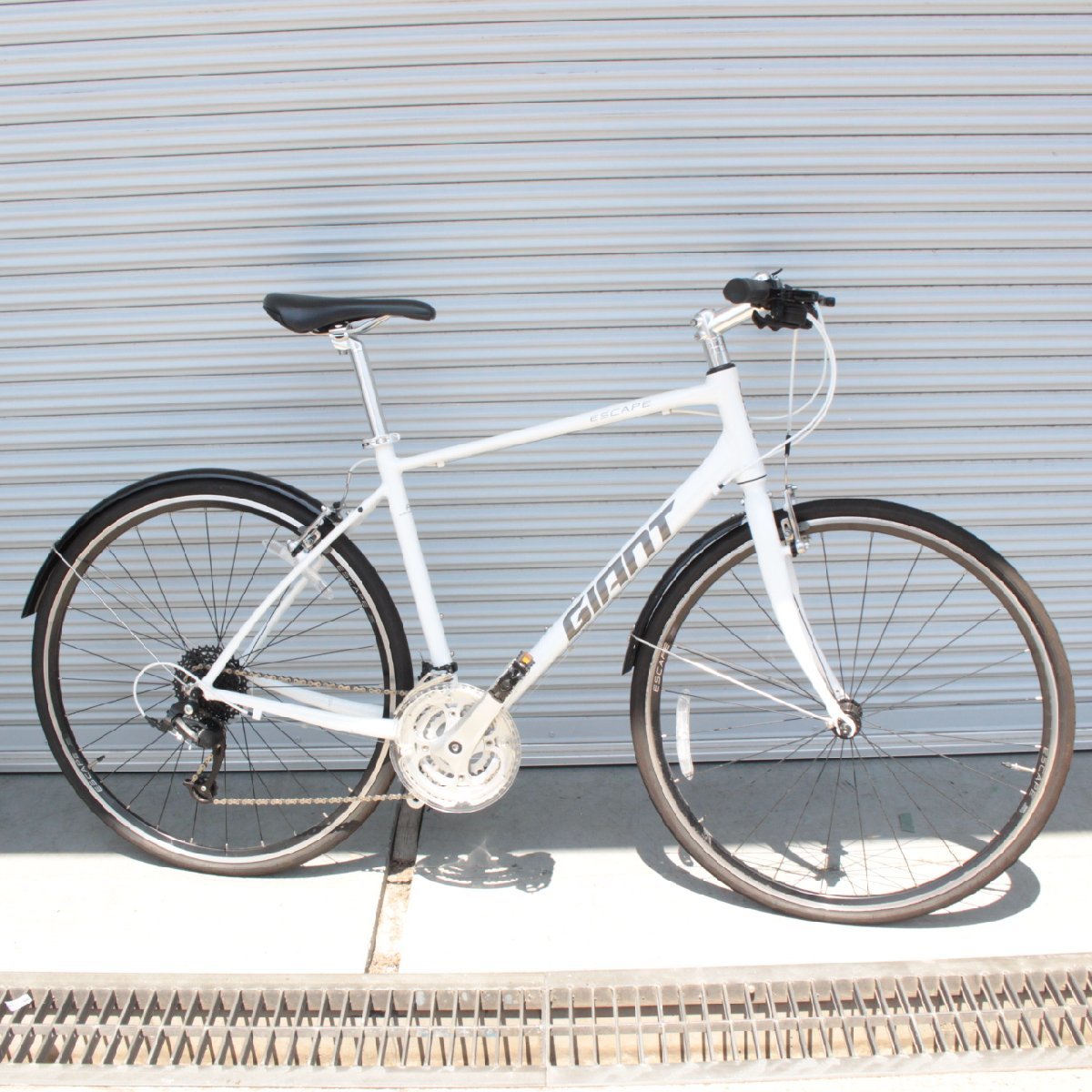 東京都杉並区にて ジャイアント ロードバイク ESCAPE R3 21年モデル  を出張買取させて頂きました。
