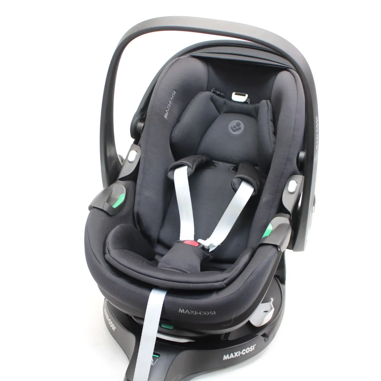 神奈川県横浜市西区にて マキシコシ チャイルドシート ベースFamily Fix360 PRO　シートPebble360 pro  を出張買取させて頂きました。