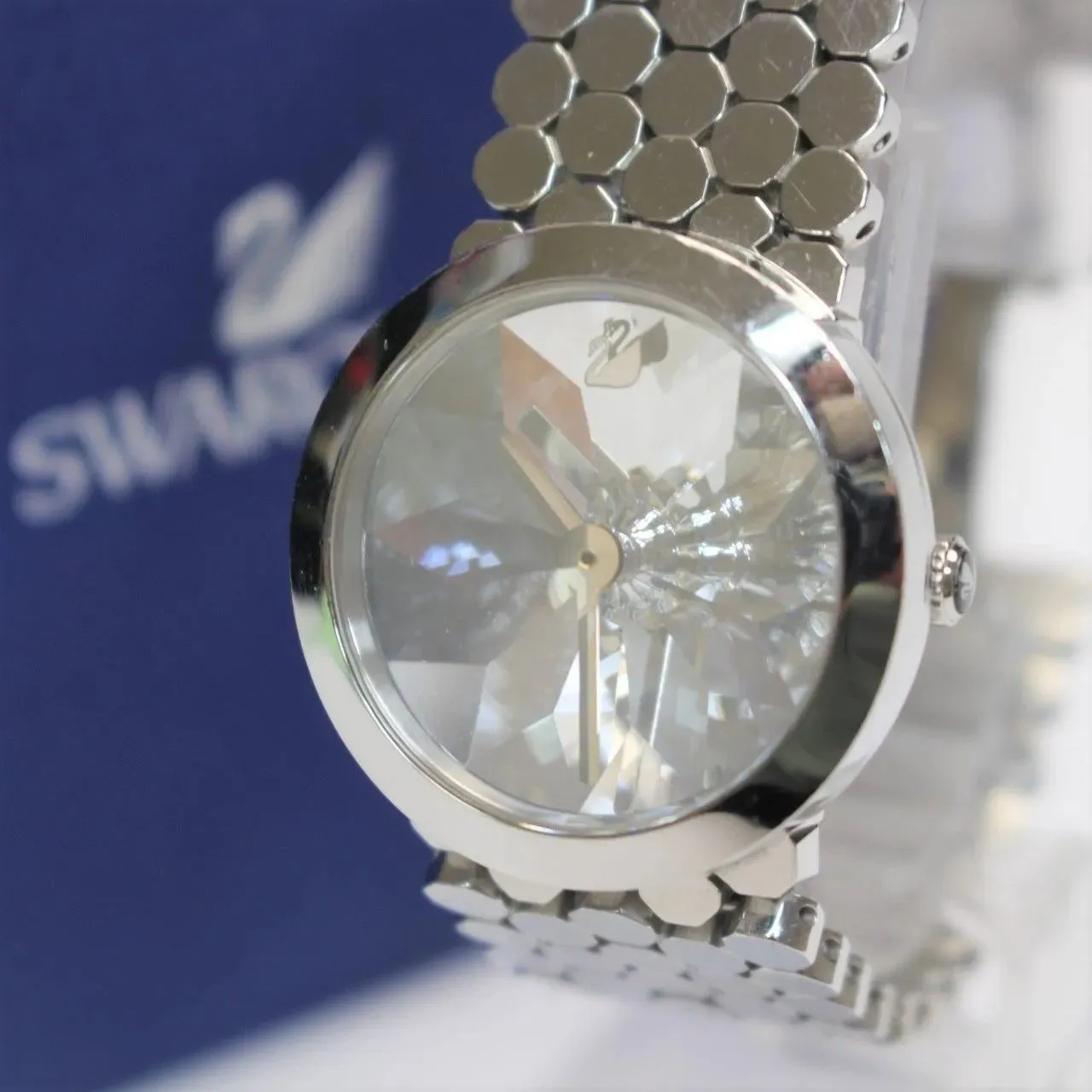 東京都新宿区にて スワロフスキー 腕時計 吉岡徳仁デザイン LAKE OF SHIMMER  を出張買取させて頂きました。