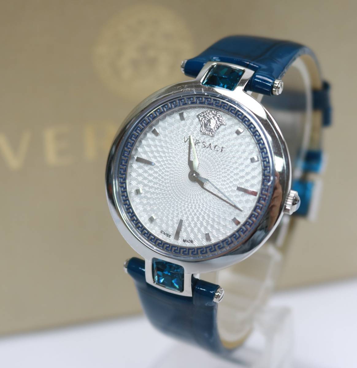 横浜市神奈川区にて ヴェルサーチ クォーツ腕時計 クリスタルグリーム  VAN020016  を出張買取させて頂きました。