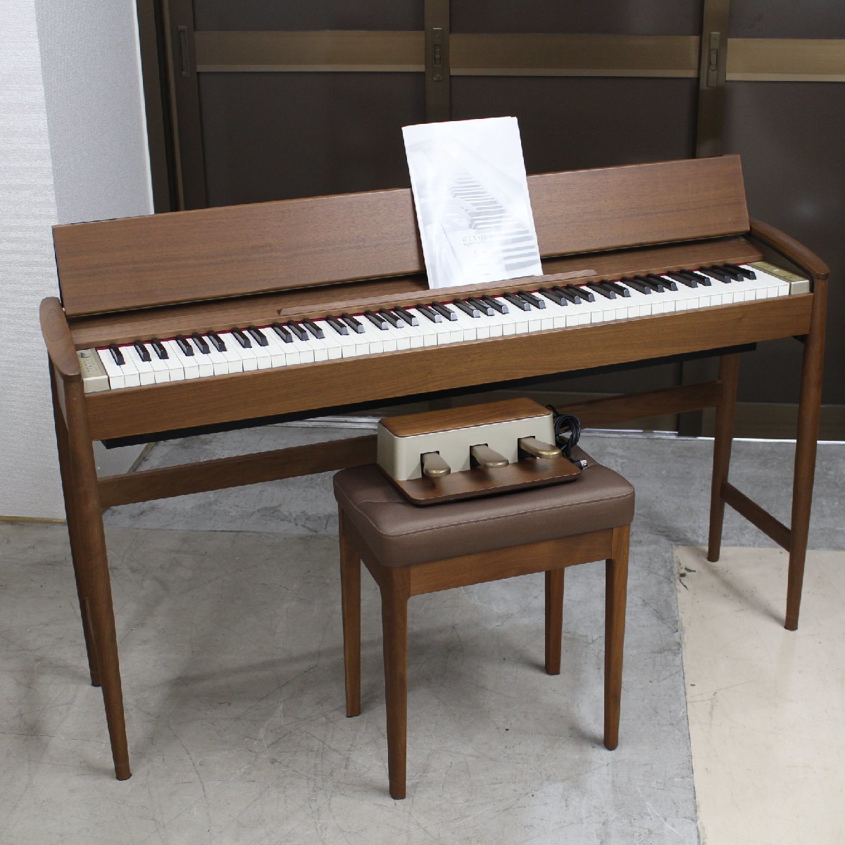 東京都渋谷区にて ローランド カリモク 電子ピアノ KF-10-KW  2015年製 を出張買取させて頂きました。