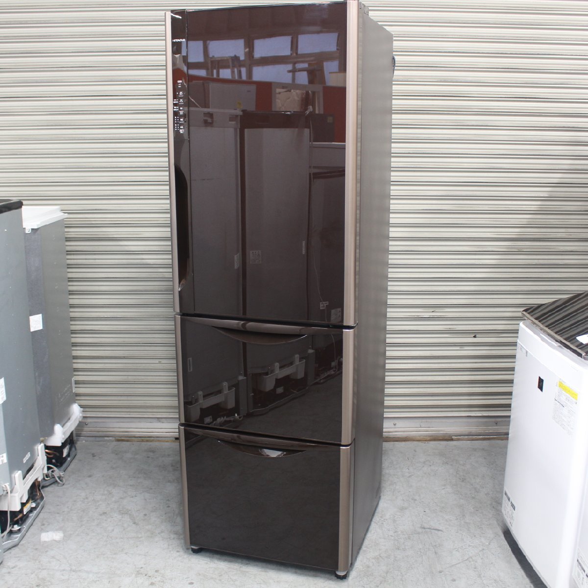横浜市南区にて 日立 冷凍冷蔵庫 R-S3700FV(XT) 2015年製 を出張買取させて頂きました。