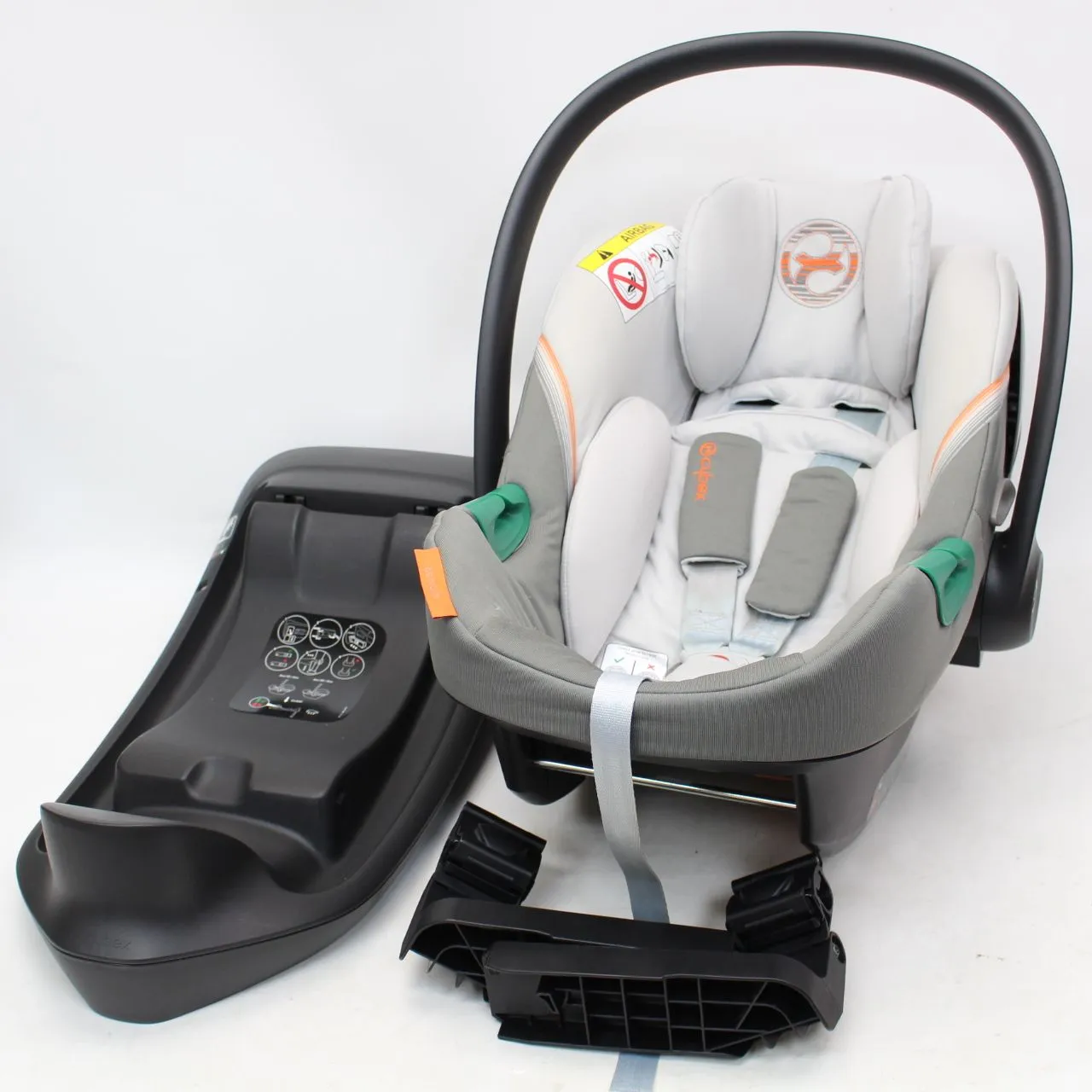 東京都町田市にて cybex 3点セット チャイルドシート ベース アダプター ATON S2 i-SIZE  を出張買取させて頂きました。