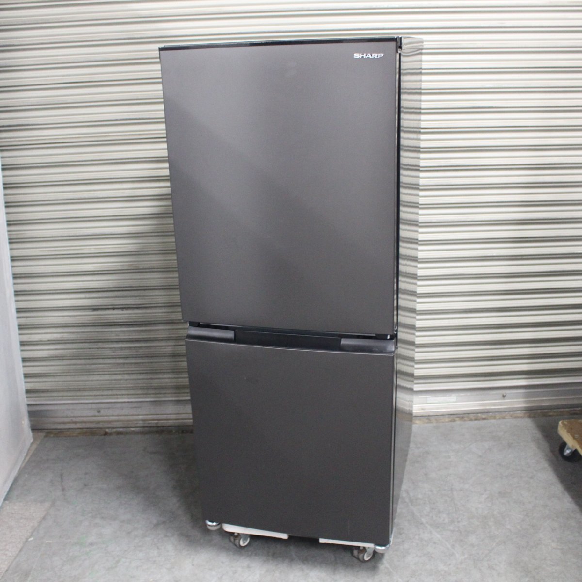 東京都世田谷区にて シャープ 冷蔵庫 SJ-D15H-H 2022年製 を出張買取させて頂きました。