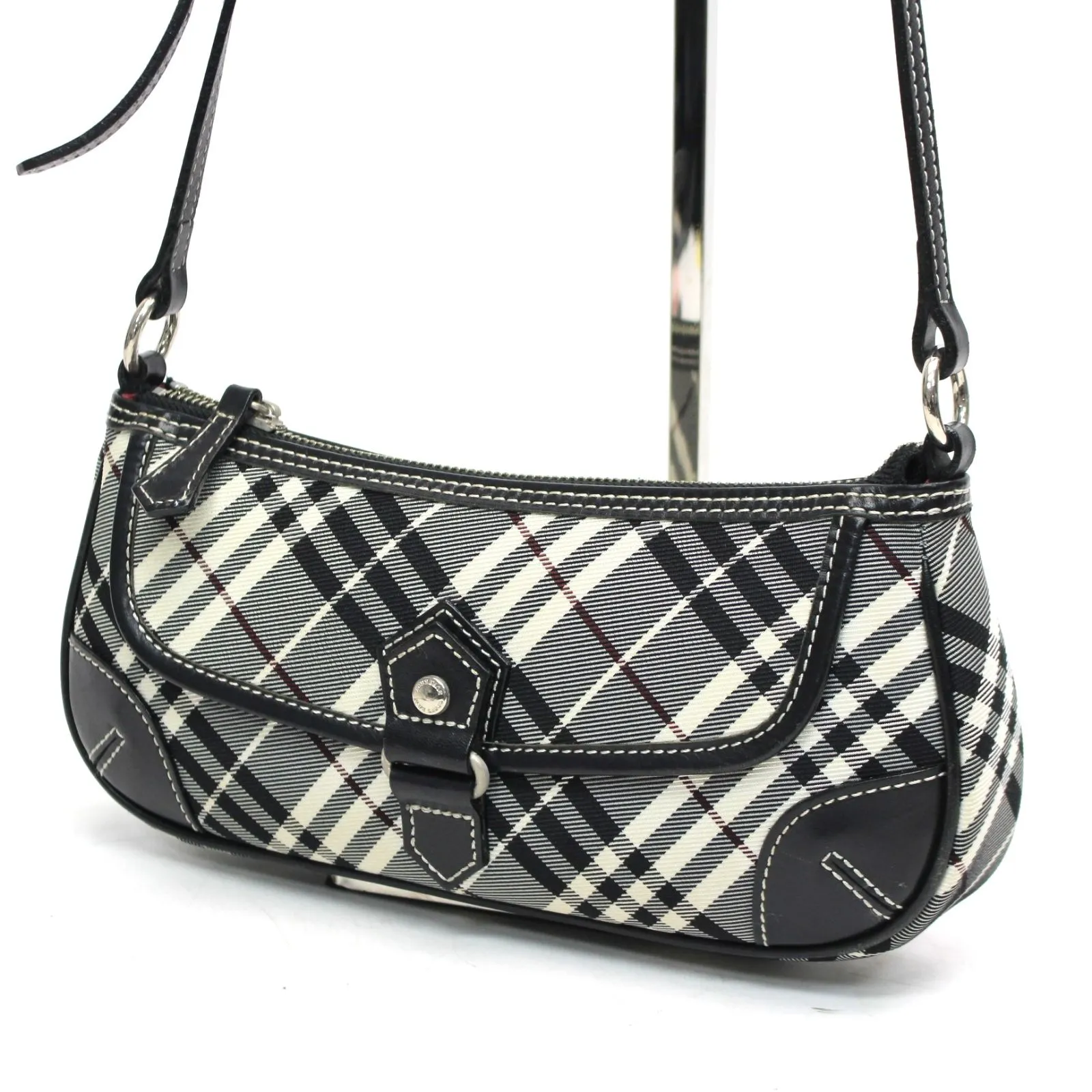 埼玉県毛呂山町にて BURBERRY BLUE LABEL ショルダーバッグ を出張買取させて頂きました。