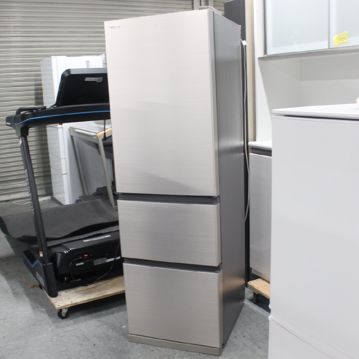 東京都豊島区にて 日立 冷凍冷蔵庫 R-V32NV 2021年製 を出張買取させて頂きました。