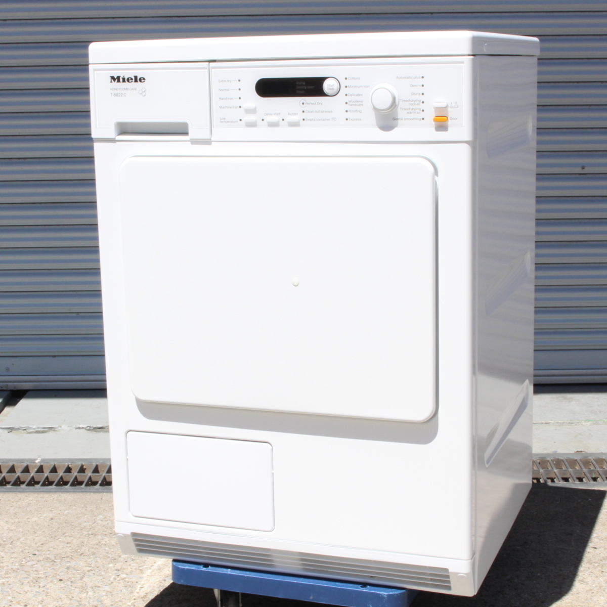 東京都渋谷区にて ミーレ 衣類乾燥機 T8822Ｃ 2014年製 を出張買取させて頂きました。