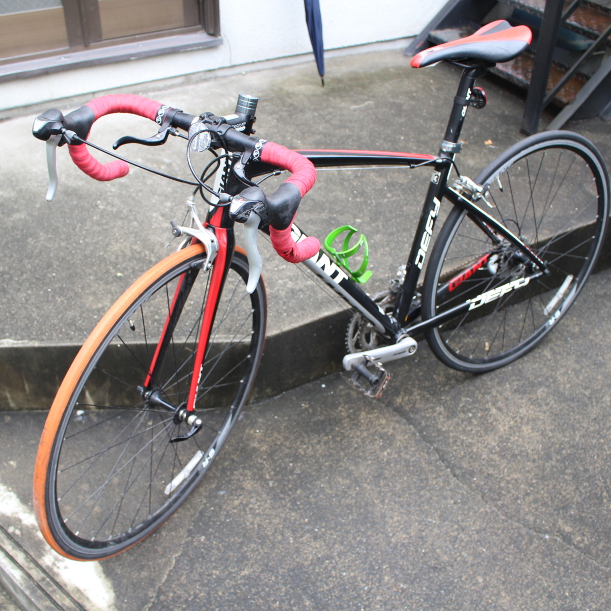 東京都武蔵野市にて ジャイアント ロードバイク DEFY 3 2011年製 を出張買取させて頂きました。