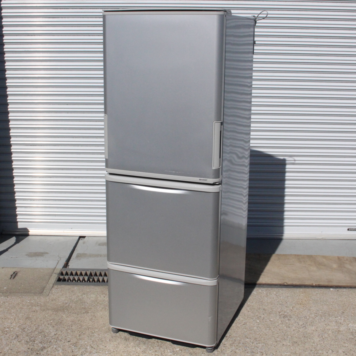 東京都稲城市にて シャープ ノンフロン冷凍冷蔵庫 SJ-WA35B 2016年製 を出張買取させて頂きました。