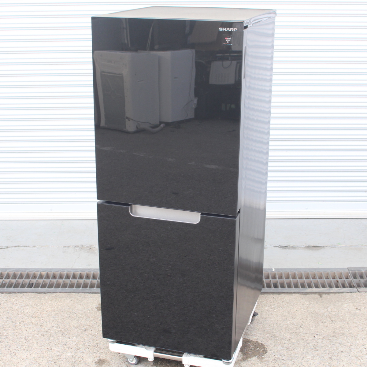 横浜市西区にて シャープ ノンフロン冷凍冷蔵庫 SJ-GD15G 2021年製 を出張買取させて頂きました。