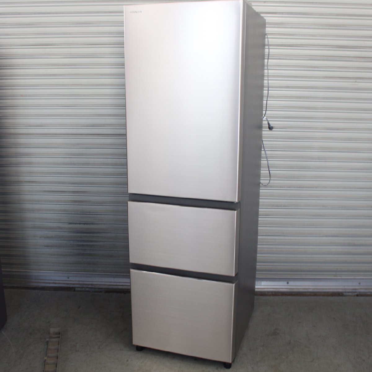 横浜市神奈川区にて 日立 ノンフロン冷凍冷蔵庫 R-V32KV(N) 2020年製 を出張買取させて頂きました。