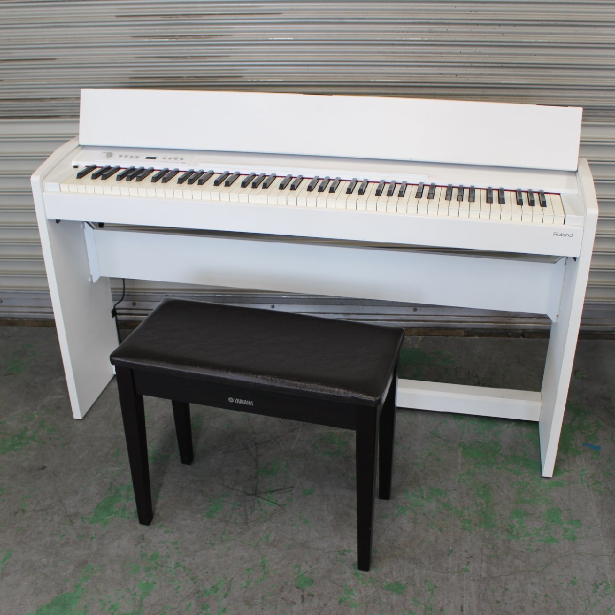 川崎市川崎区にて ローランド 電子ピアノ F-120-WH 2012年製 を出張買取させて頂きました。