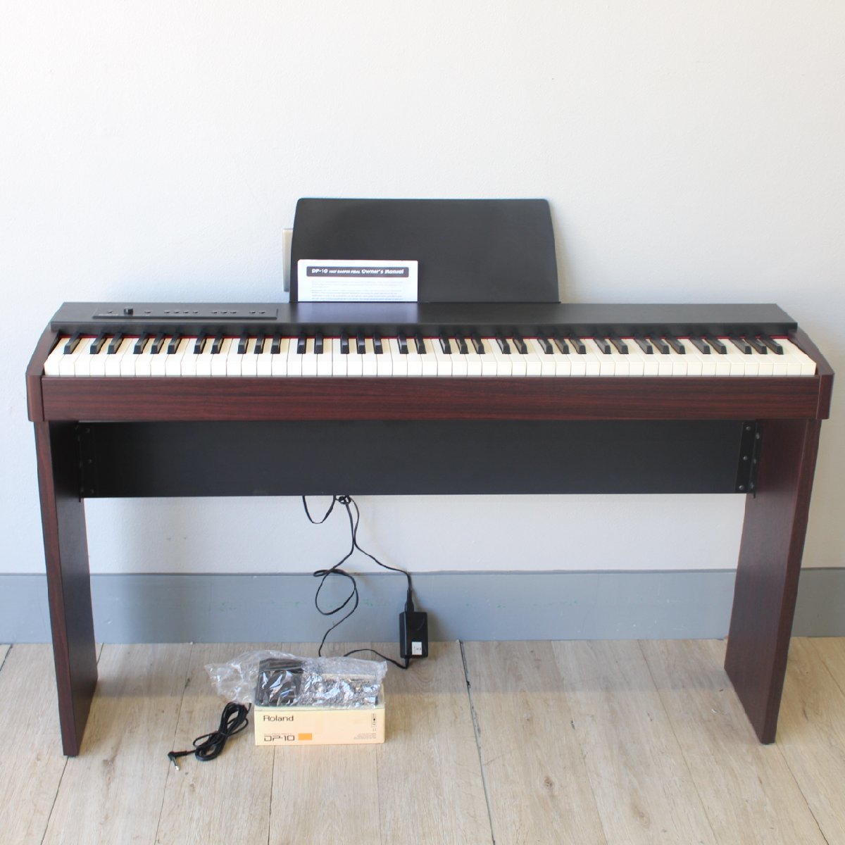 川崎市中原区にて ローランド 電子ピアノ CT-6817 2014年製 を出張買取させて頂きました。