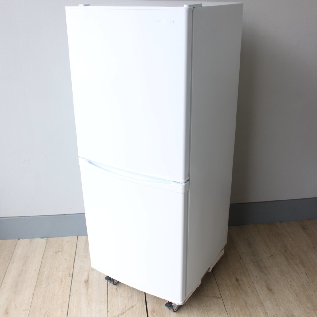 東京都豊島区にて アイリスオーヤマ 冷凍冷蔵庫 IRSD-14A　142Ｌ 2022年製 を出張買取させて頂きました。
