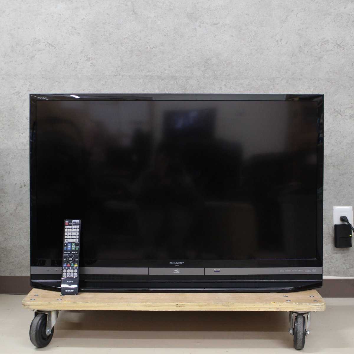 東京都豊島区にて SHARP AQUOS ブルーレイ内蔵 HDD搭載液晶テレビ LC-40DR9 2014年製 を出張買取させて頂きました。