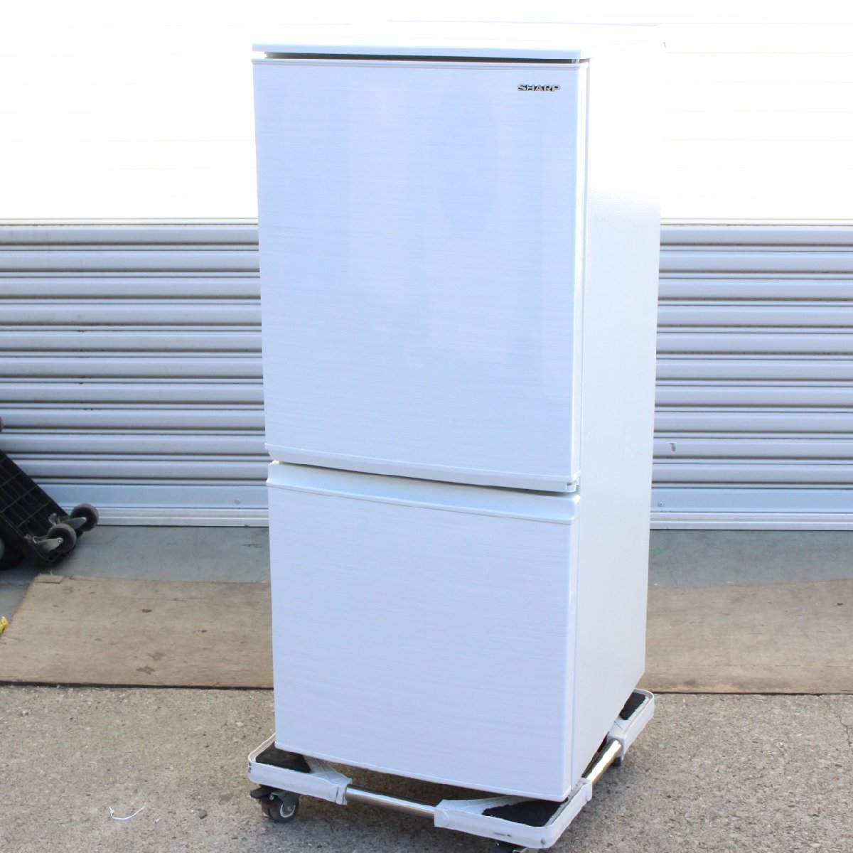 横浜市都筑区にて シャープ 冷凍冷蔵庫 SJ-D14F-W 2020年製 を出張買取させて頂きました。