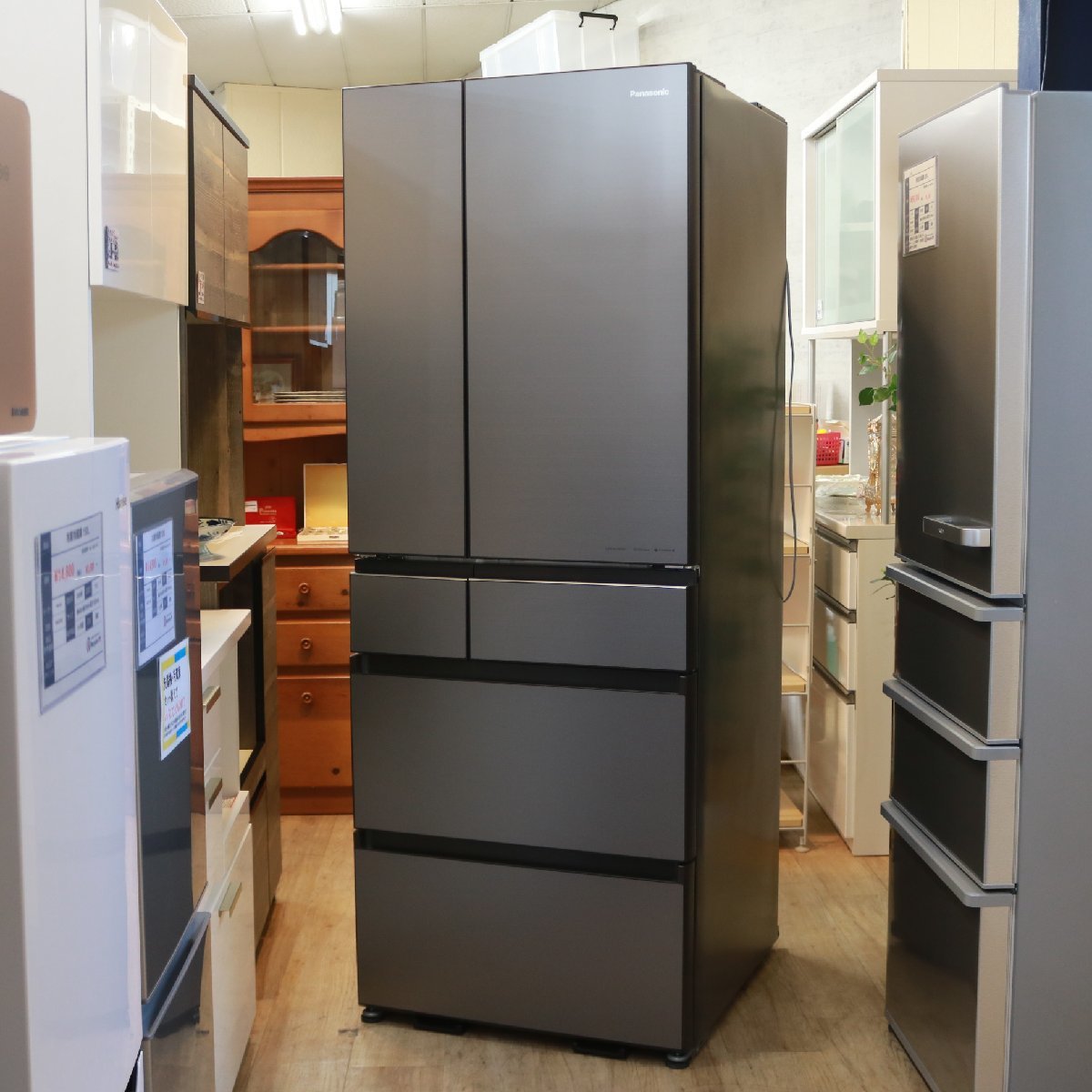 東京都中央区にて パナソニック  6ドア冷蔵庫 NR-F605WPX-H  2019年製 を出張買取させて頂きました。