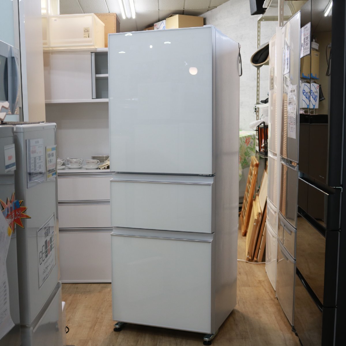 川崎市川崎区にて 三菱 3ドア冷蔵庫 MR-CG33F-W 2020年製 を出張買取させて頂きました。